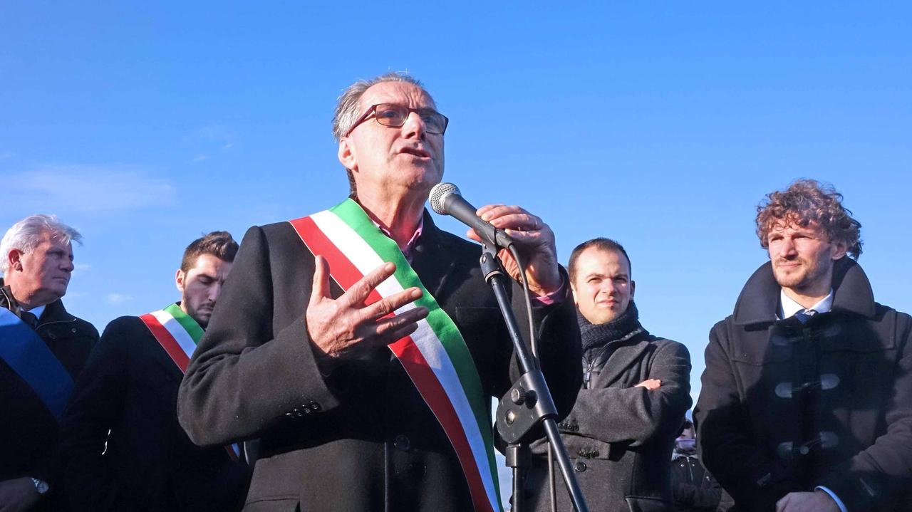 Marco Mazzanti durante l'inaugurazione dell'ultimo tratto di tangenziale (foto Gori)