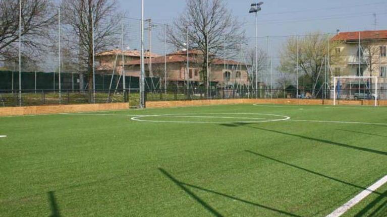 Botte in campo a Castelnuovo: ora il padre chiede scusa