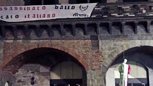 Fantoccio impiccato al Pretorio per protesta contro gli stranieri