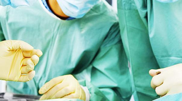 Naso deturpato, medico rinviato a giudizio 