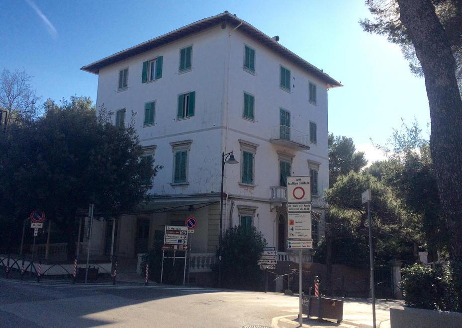 Hotel nel centro della Perla all’asta per 670mila euro 