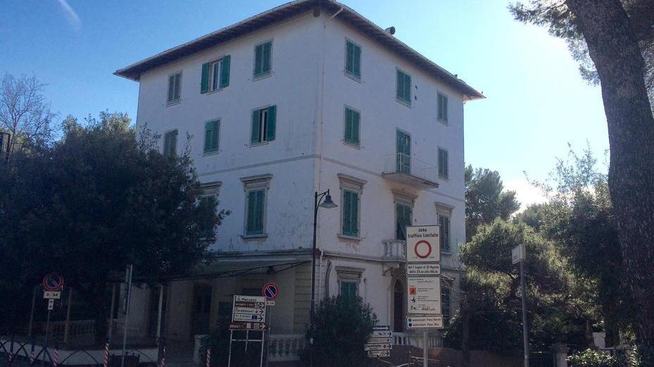 Hotel nel centro della Perla all’asta per 670mila euro