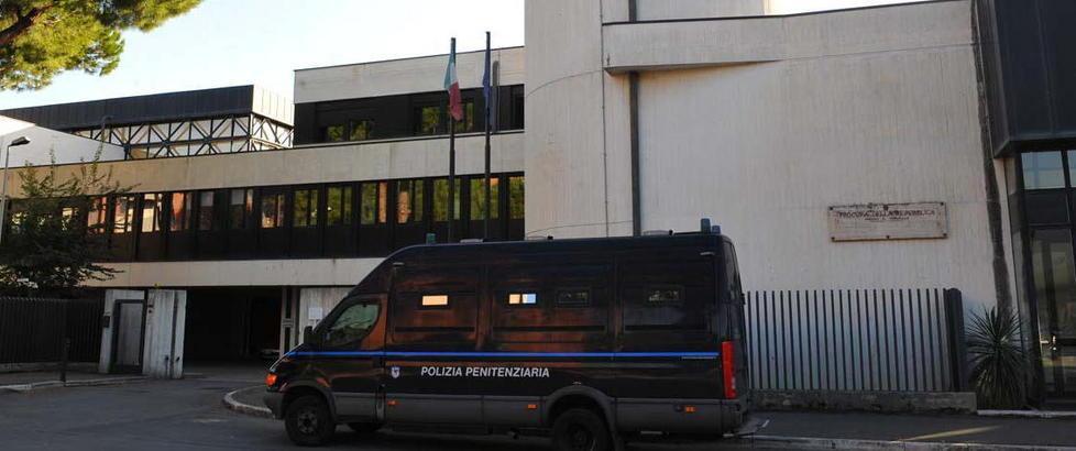 Auto acquistate con false identità «Un raggiro per le finanziarie» 