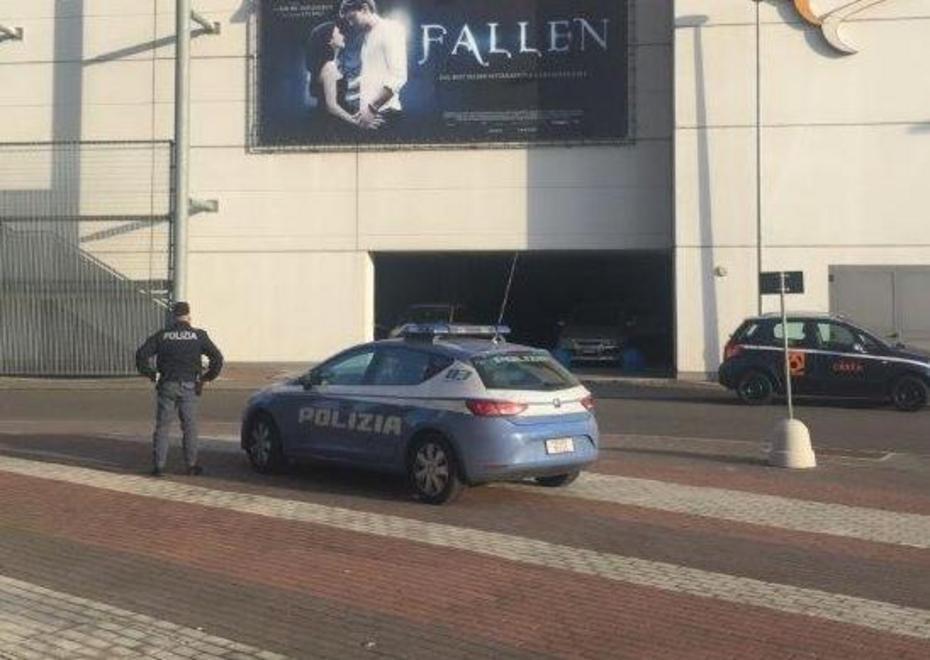 Modena, arrestato professionista del furto mentre spacca Bmw 