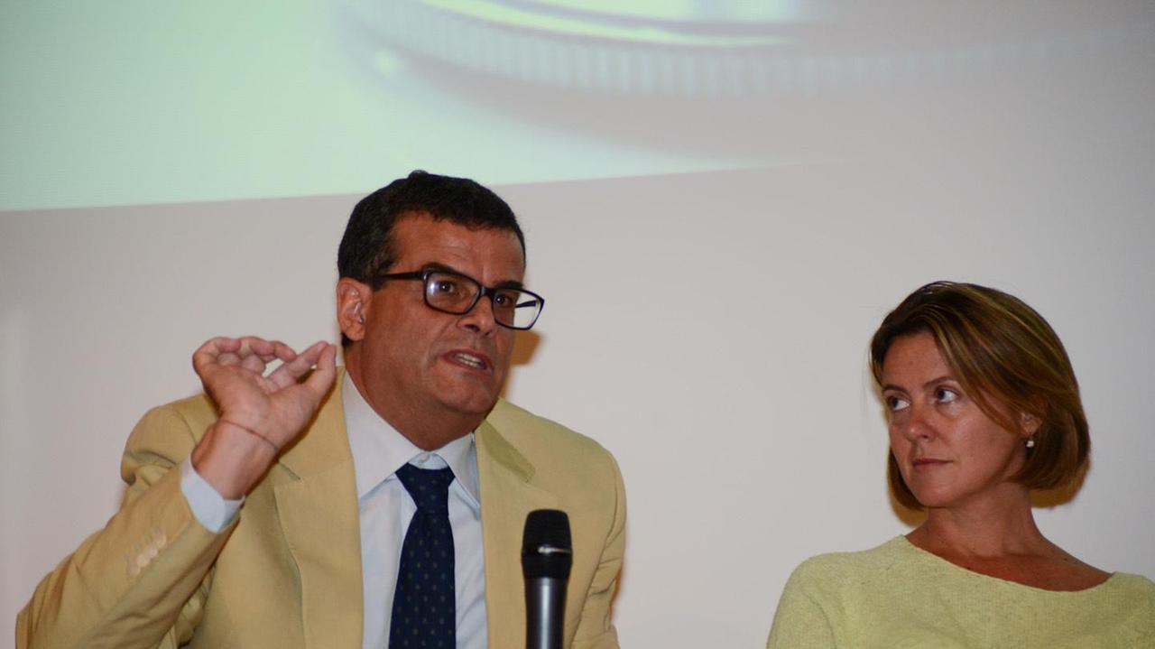 L'assessore alla Sanità Luigi Arru con il ministro della Salute Beatrice Lorenzin