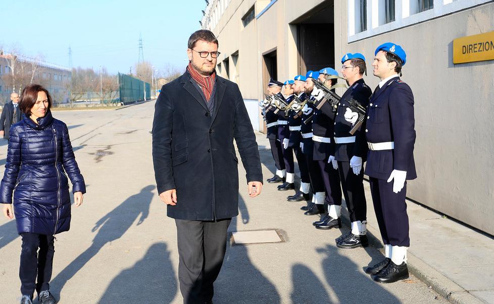 Il sottosegretario Migliore a S. Anna: «Niente mafiosi in carcere a Modena» 