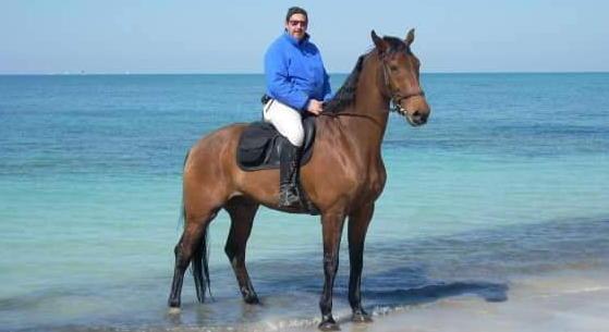 Franco Morello a cavallo sul mare
