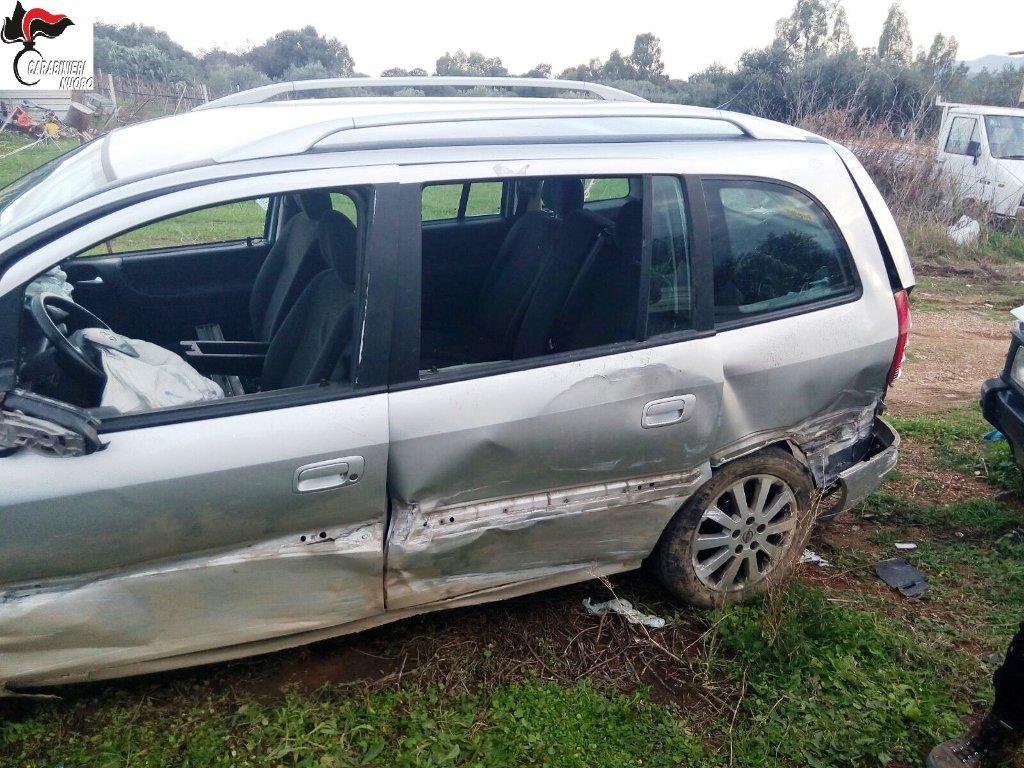 L'auto uscita di strada a Villagrande Strisaili