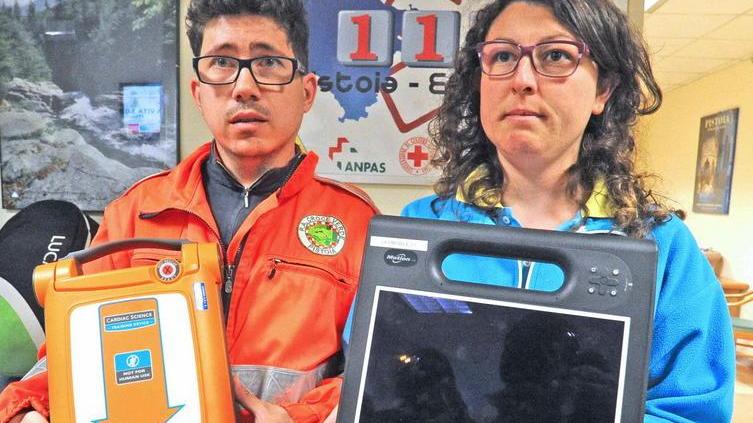 Dieci defibrillatori dentro il circuito