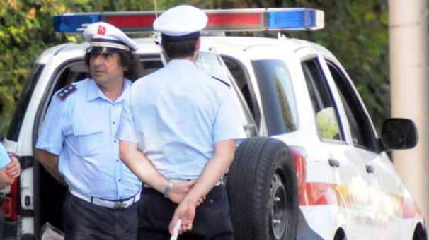 Pirata della strada pentito fugge ma poi va dai vigili