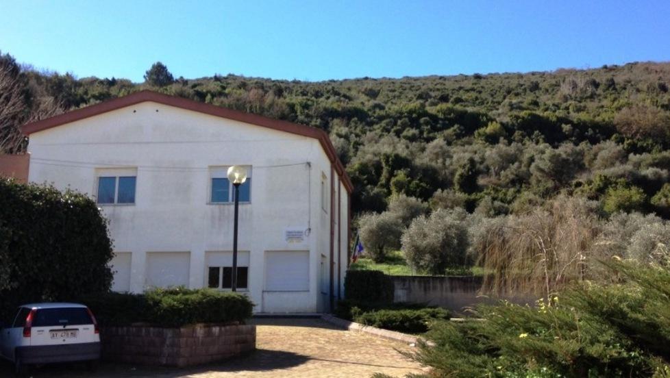 Lavori urgenti, la scuola di Muros chiude con il primo quadrimestre 