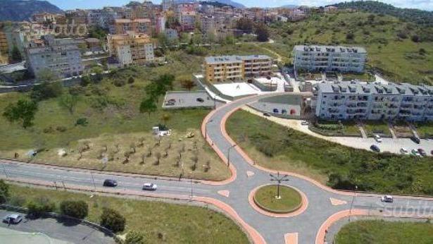 La rabbia di 52 famiglie: «Senza strade né servizi»