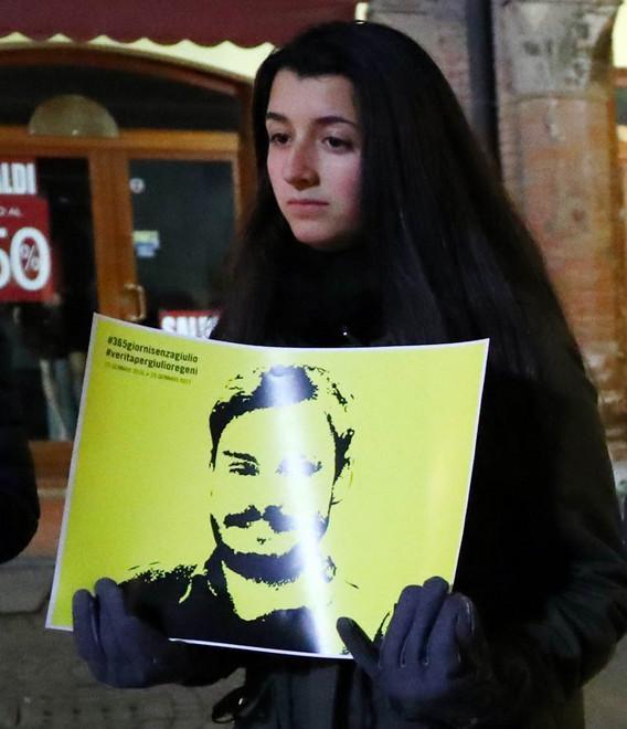 Per Giulio cento candele in piazza 