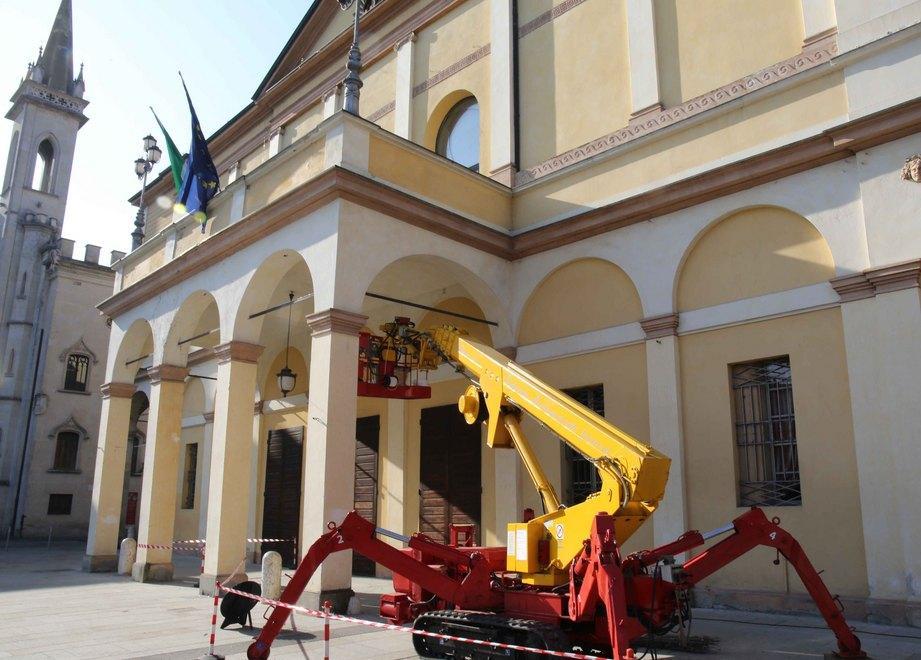 Dissuasori anti-piccioni all’Ariosto
