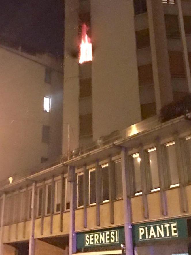 L'incendio nell'appartamento di via Tacca