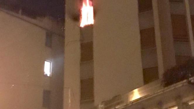 L'incendio nell'appartamento di via Tacca