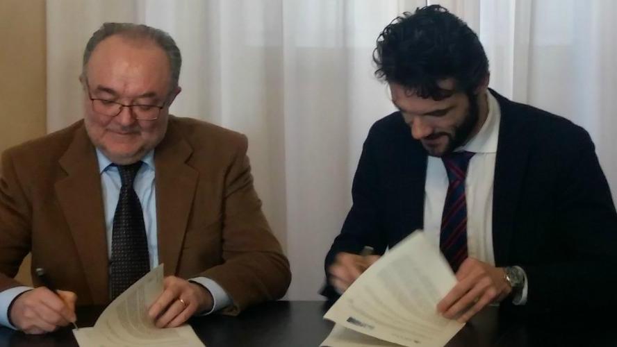 La firma del protocollo d'intesa