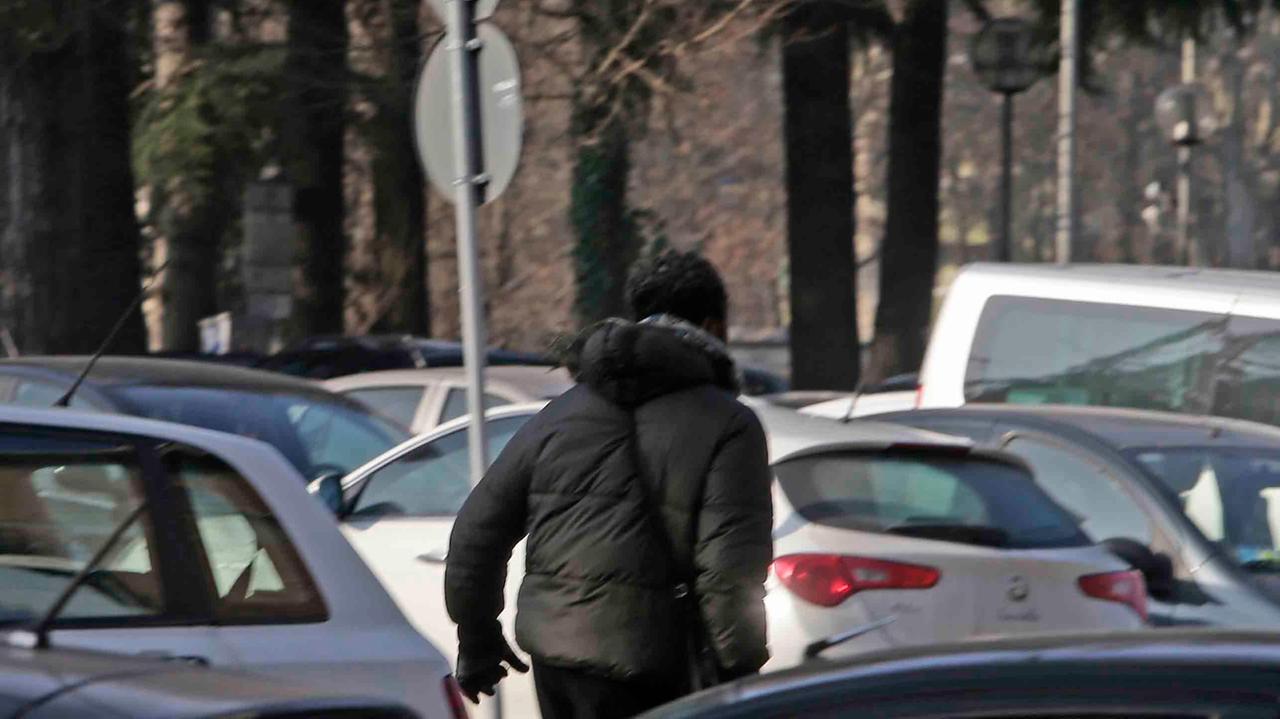 Parcheggi al setaccio, 5 abusivi fermati davanti all'ospedale