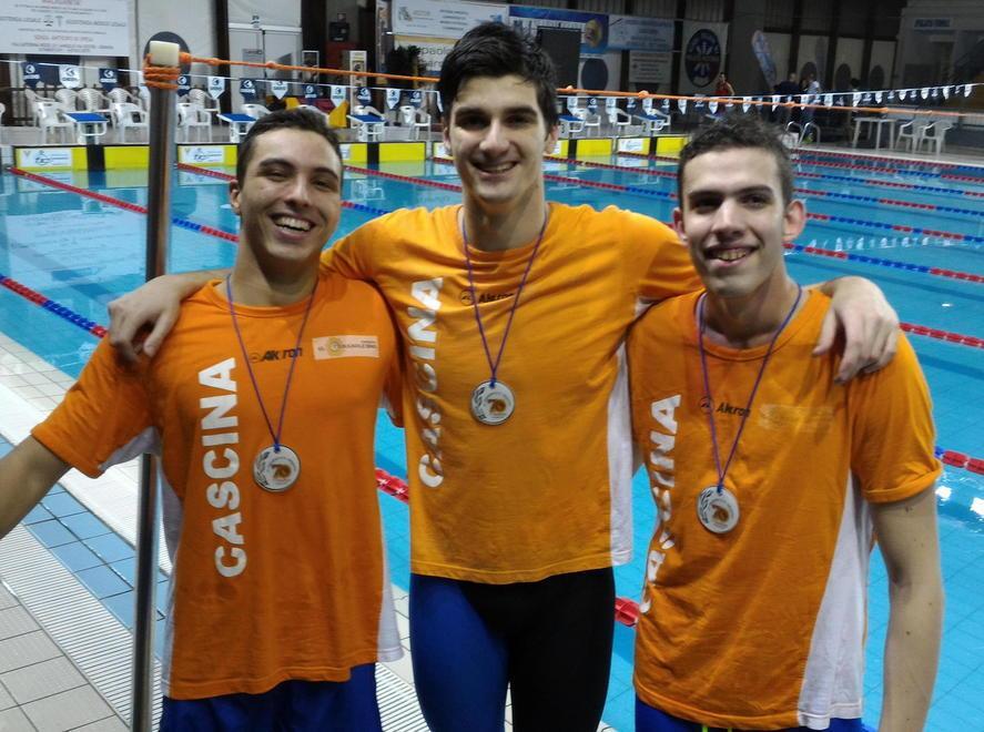 I fratelli Moni fanno i “delfini” a Genova 