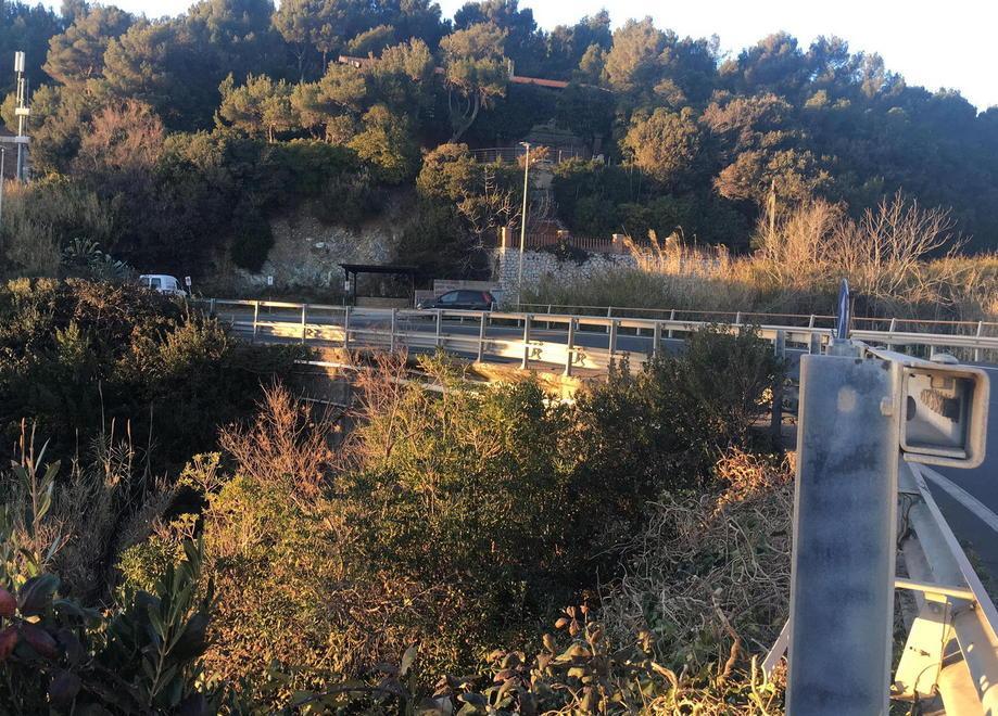 Marciapiedi sul ponte del Quercetano 