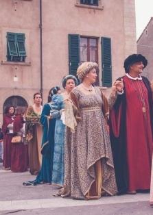 Carnevale rinascimentale domenica borgo in maschera