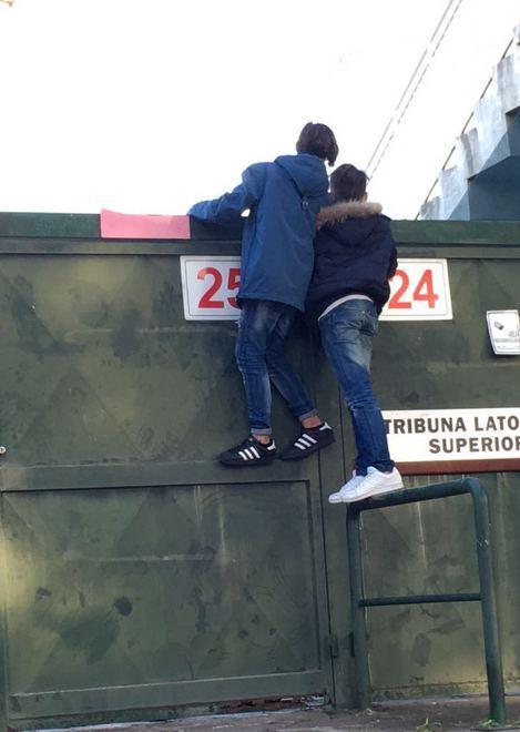 Allenamento a porte chiuse per il Grifone