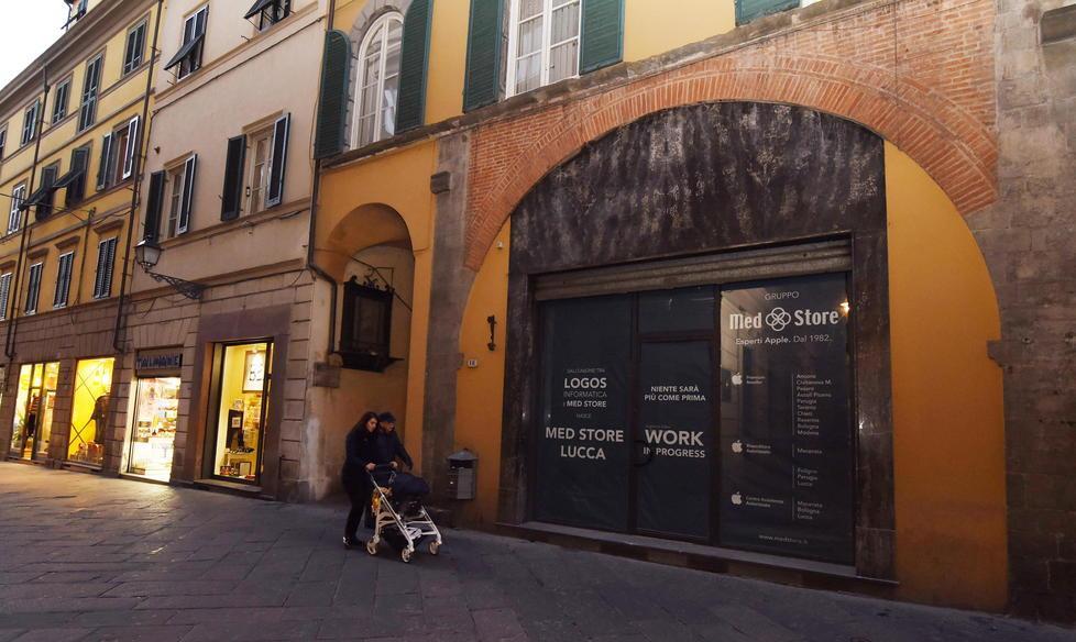 La Apple arriva in centro storico e assume due addetti 