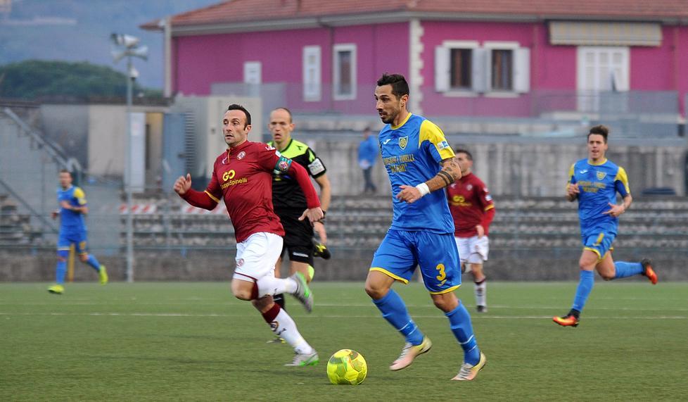 Carrarese, mercato fermo si aspetta la gara a Prato 