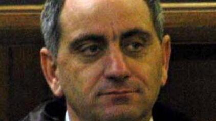 Minacce al commercialista pittore finisce sotto processo