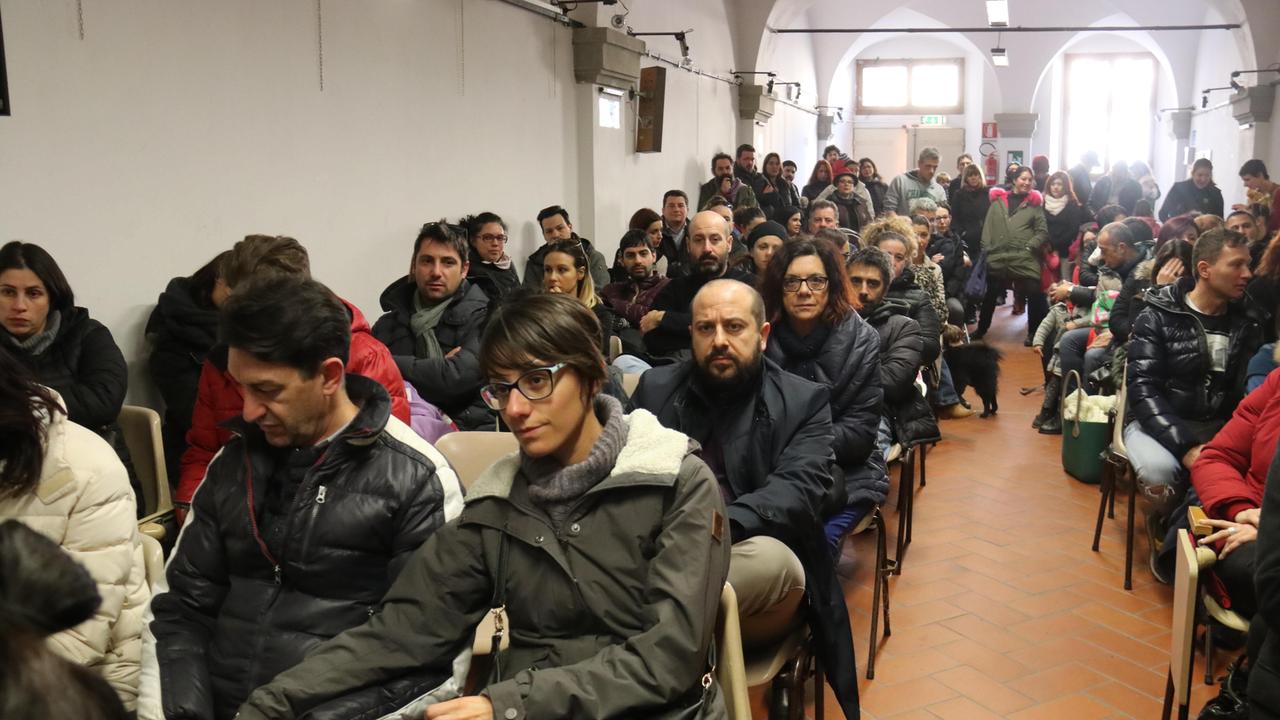 L'affollata riunione nell'ex circoscrizione 2 del Comitato per la libera scelta sulle vaccinazioni (Pentafoto)