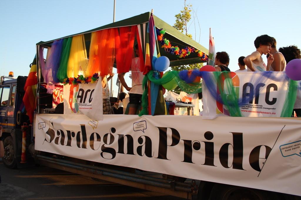 Il Sardegna Pride ad Alghero (foto di Roberto Gabrielli)