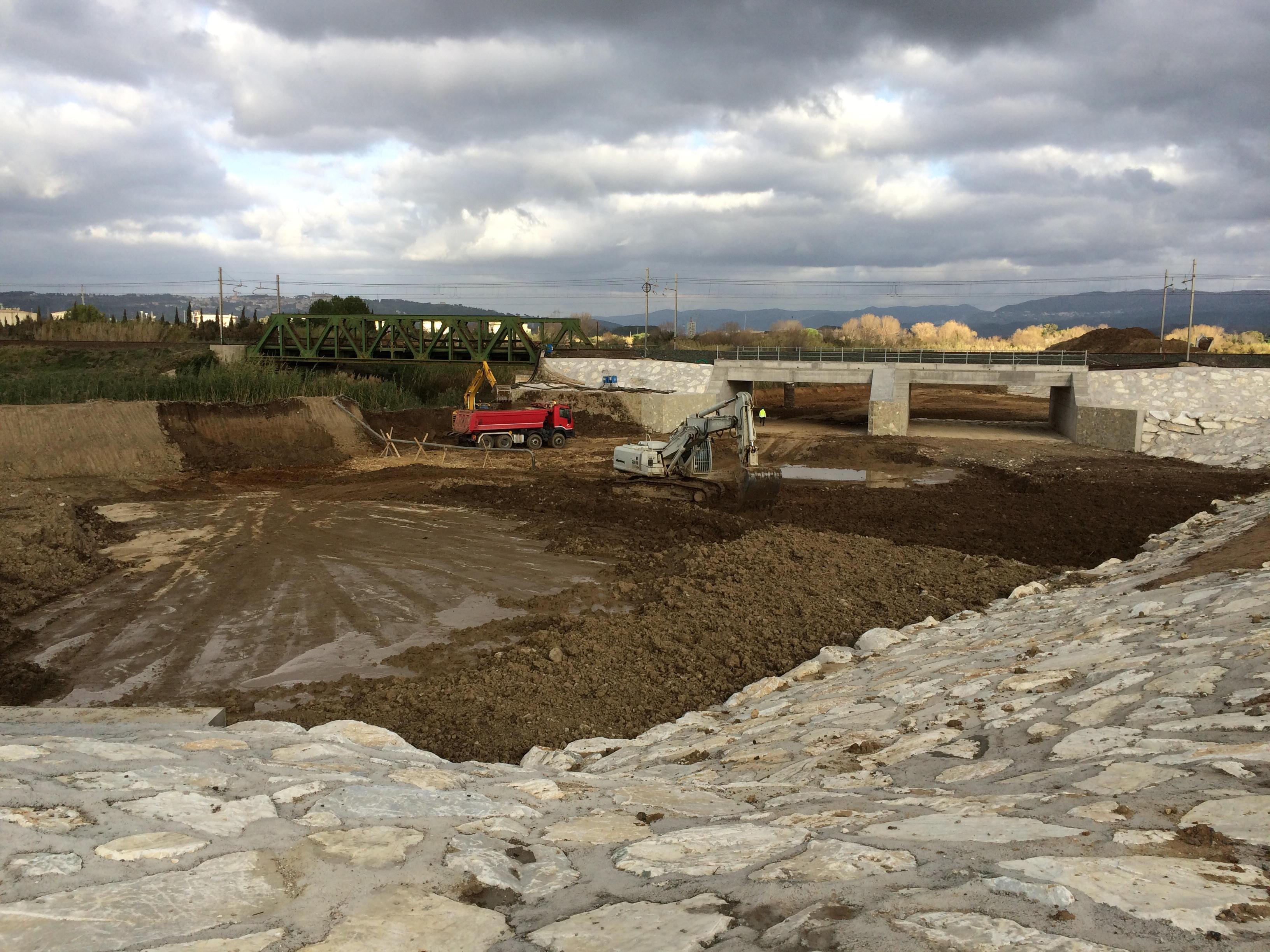 Il cantiere sul fiume Fine