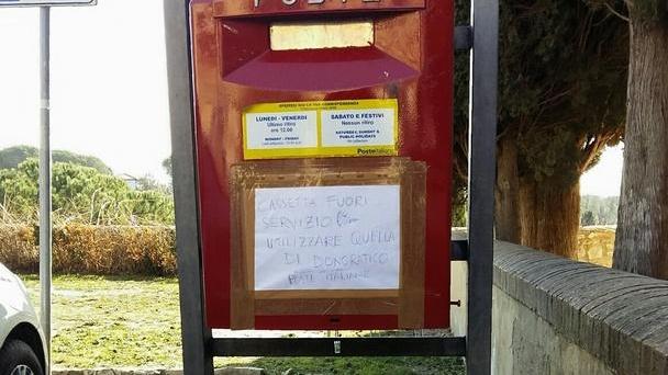 Cartoline da Bolgheri niente spedizione cassetta fuori servizio