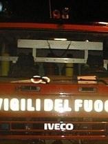 Fiamme dal barbecue alla casa 