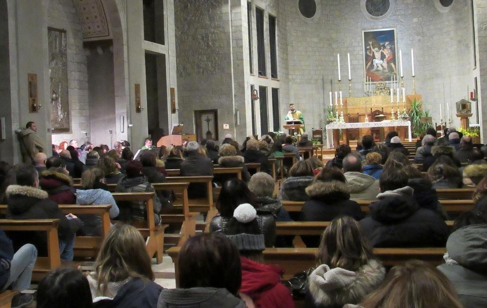 Una folla per la piccola Giorgia 