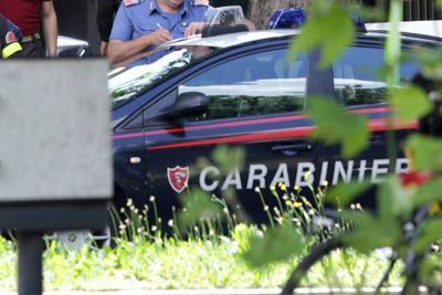 Lite con il bastone, denunciati zio e nipote