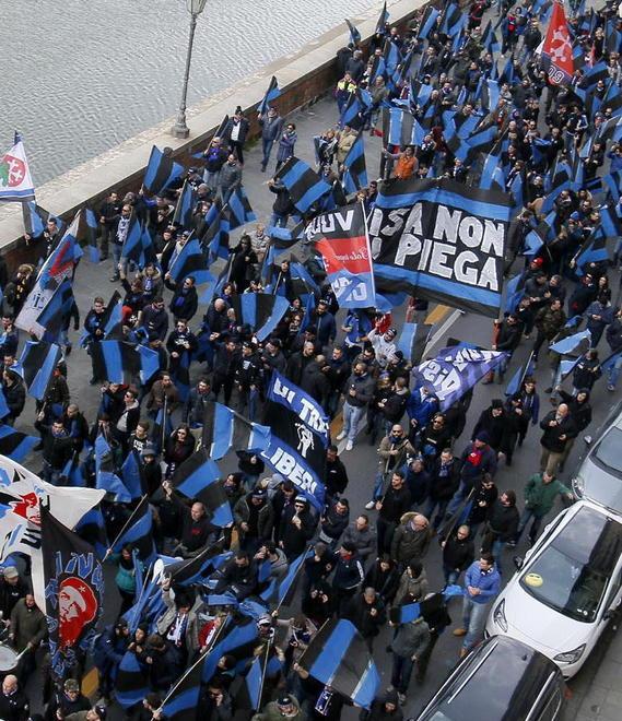 «Troppo Facebook e poco tifo in piazza» 