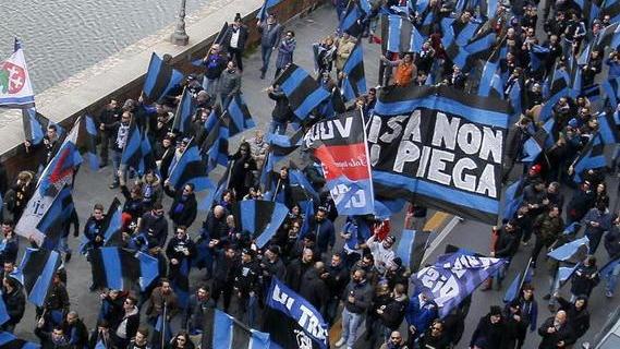 «Troppo Facebook e poco tifo in piazza»