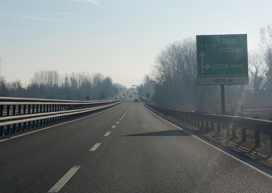 Muore nello scontro sulla Bretella 
