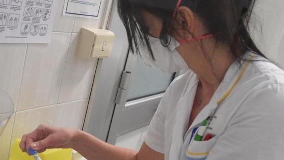 Stabili le condizioni della donna ricoverata