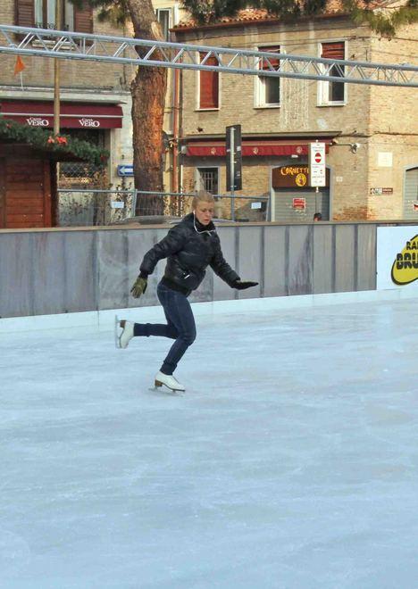 Pista del ghiaccio: un bilancio salvato dagli studenti