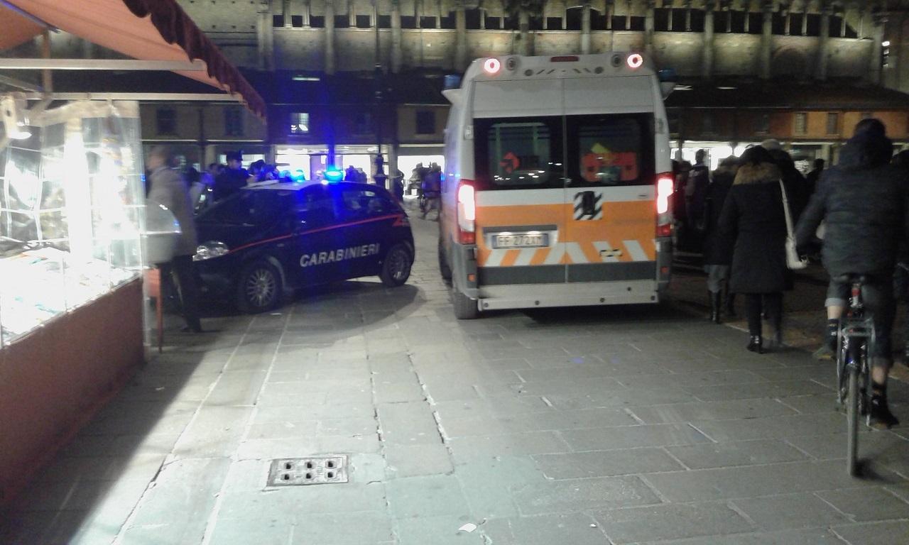 L'ambulanza in via San Romano