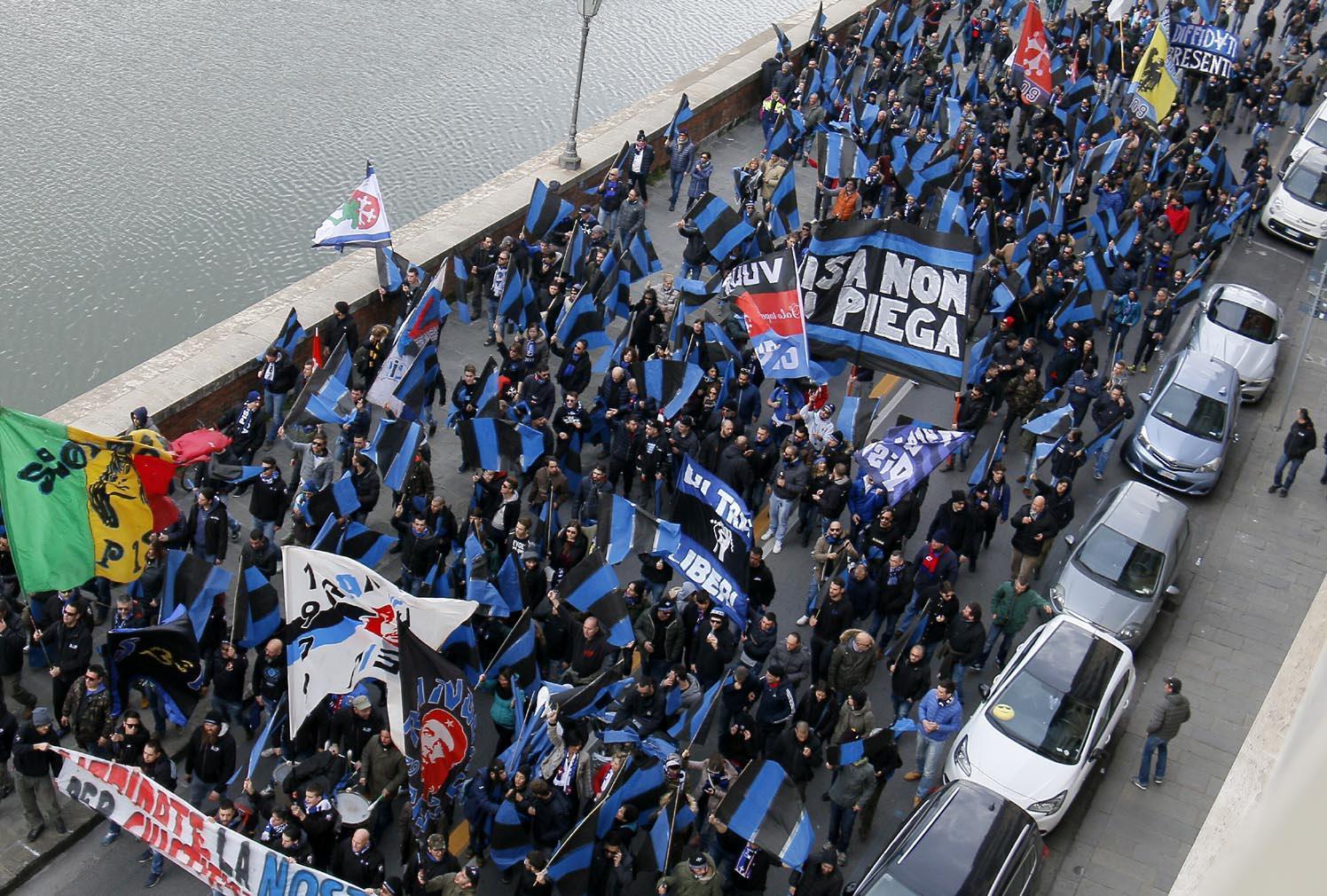 La manifestazione di protesta sul Lungarno contro i Daspo (Muzzi) 