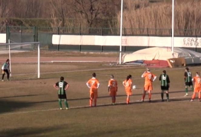 Il rigore trasformato da Mariani per il momentaneo 1-1 fra Real Aglianese e Pistoiese