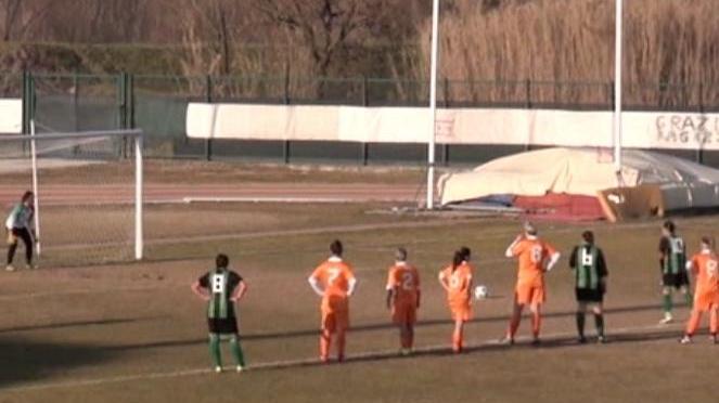 Il rigore trasformato da Mariani per il momentaneo 1-1 fra Real Aglianese e Pistoiese