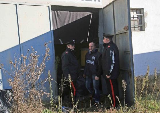I carabinieri che hanno eseguito gli arresti dell'operazione Dakota