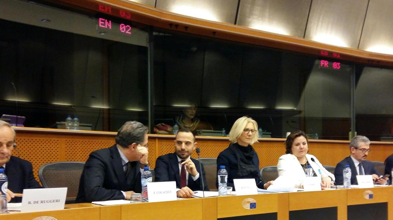 Il sindaco Bertinelli alla tavola rotonda nella sede del Parlamento europeo