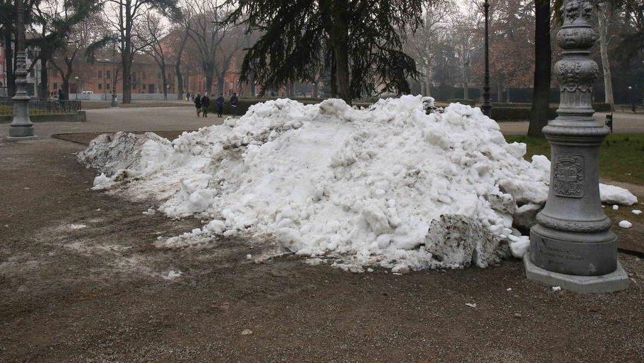 Pista di ghiaccio, è finita la festa