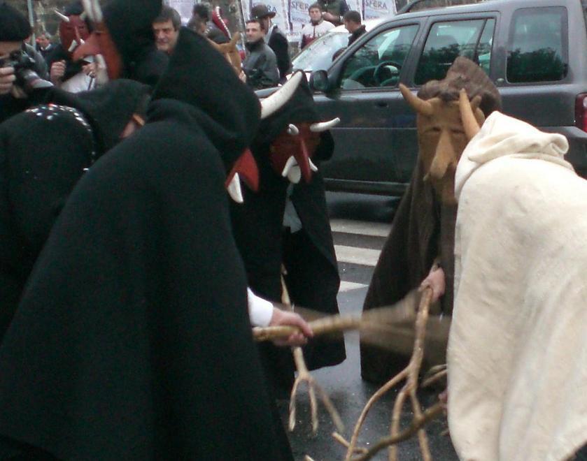 Carnevale, via alle danze in accordo con la Regione 