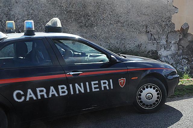 Il prof dimentica la borsa sulla panchina, ad Abbasanta scatta l'allarme bomba
